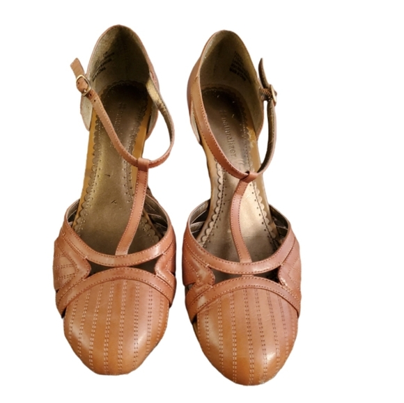 Naturalizer Leather closed toe chunky sandals camel tan 8W Farout 4" heel - Picture 2 of 11